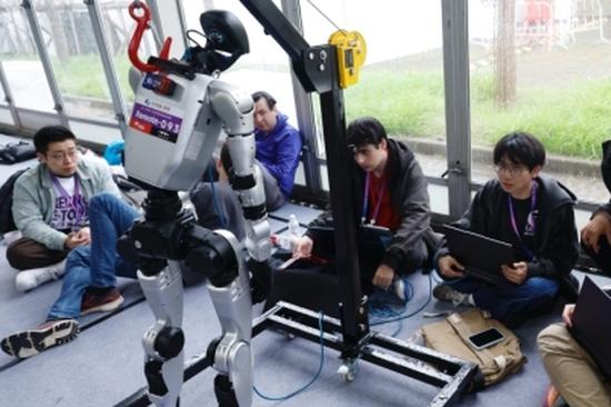 Smart factories power China's growth rebound