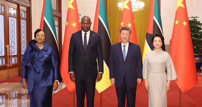 Xi holds talks with Mozambican president