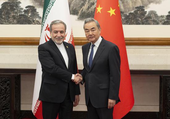 China ready to help restore peace, stability in Mideast