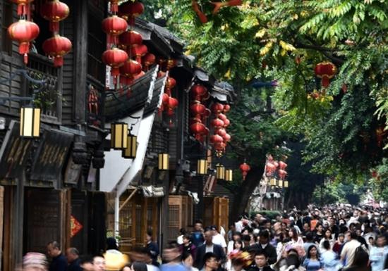 Beijing restaurants see surge during May Day break
