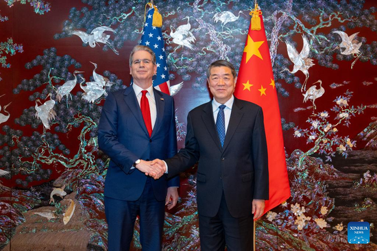 China, U.S. hold candid, in-depth, constructive exchanges in S. Korea on economic, trade issues, practical cooperation