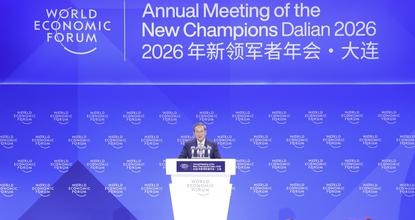 Chinese premier addresses opening plenary of Summer Davos