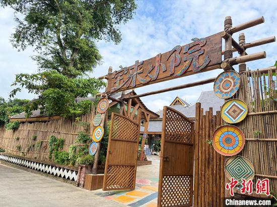 A view of Sanman Village, Xishuangbanna, southwest China's Yunnan Province. (Photo: China News Network/Huang Fang)