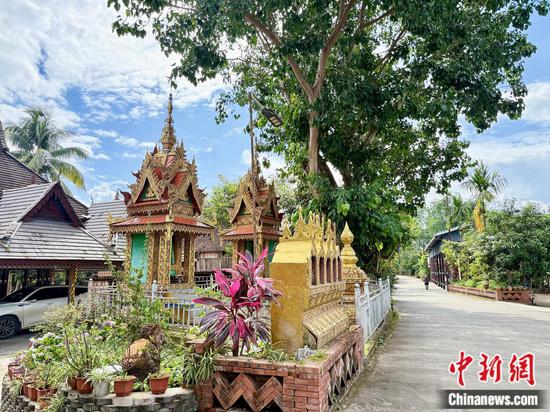 A view of Sanman Village, Xishuangbanna, southwest China's Yunnan Province. (Photo: China News Network/Huang Fang)