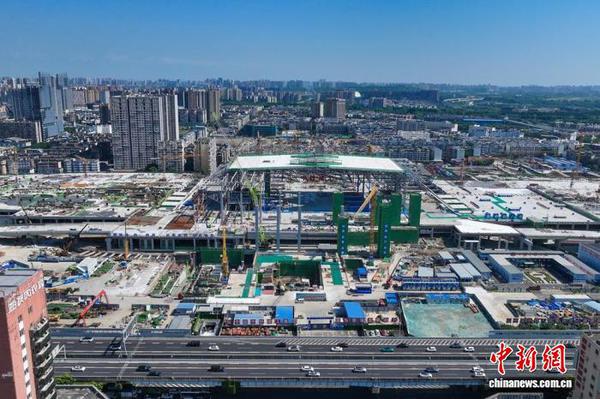 The Chengdu Railway Station expansion project for the Chengdu-Chongqing Middle Line High-speed Railway. (Photo: Courtesy of the Chengdu Railway Station Building Project Department of China Railway No. 8 Engineering Group)