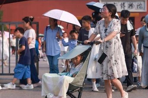 China issues nationwide heat health alerts as extreme temperatures grip multiple regions