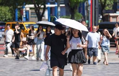 China enters hottest days of summer