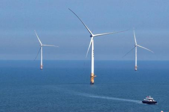 China leads world with over 500 GW of wind and solar capacity under construction