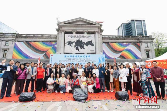 Participants of the China Culture and Arts Festival pose for a photo with event organizers in Vancouver, Canada, July 25, 2026. (Photo: Canadian Alliance of Chinese Association)