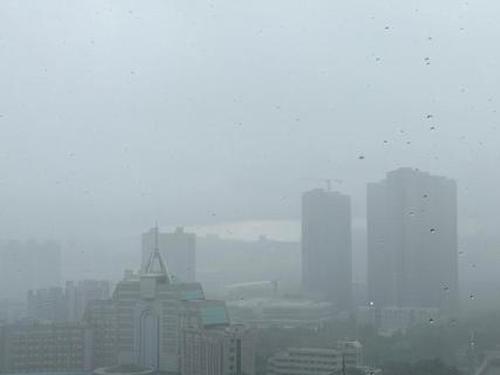 Heavy rain batters Guangdong