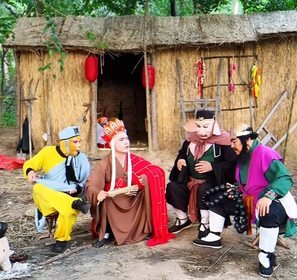 The four performers portray Tang Monk and his three disciples during a livestream. (Screenshot from Douyin account “Xiyou Qunyinghui”)