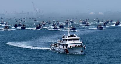 Fishing vessels set sail in Fujian as fishing season resumes