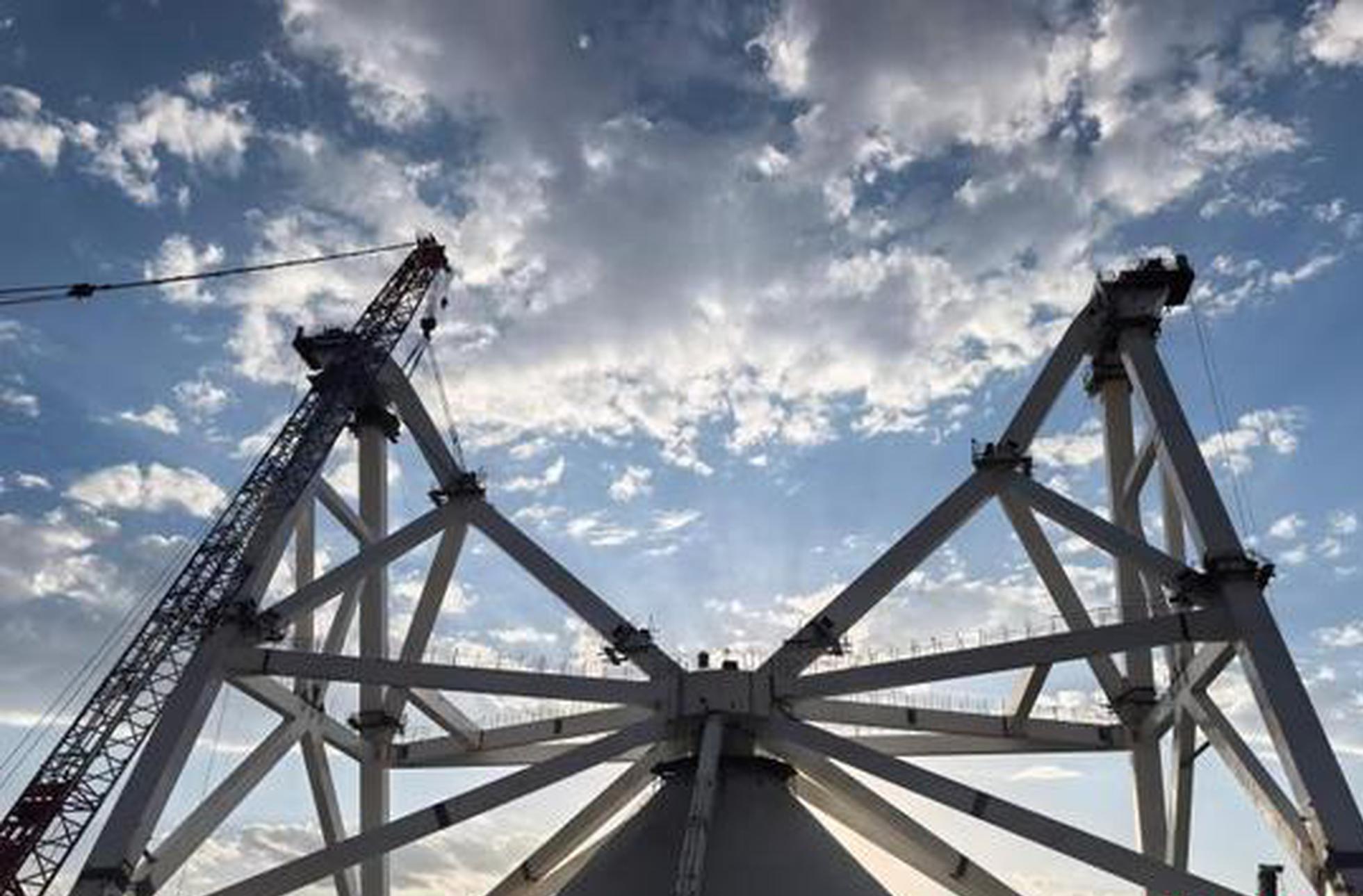 China's 110-meter radio telescope completes core structure installation