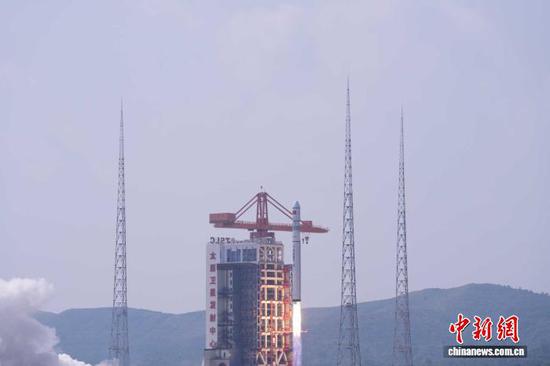 A Long March-6C carrier rocket, carrying seven satellites, blasts off from the Taiyuan Satellite Launch Center in north China’s Shanxi province, Aug. 25, 2026. (Photo provided to China News Service)