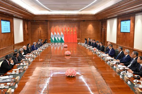 Chinese President Xi Jinping meets with Indian Prime Minister Narendra Modi on the sidelines of the 18th BRICS Summit in New Delhi, India, Sept. 12, 2026. (Xinhua/Yan Yan)