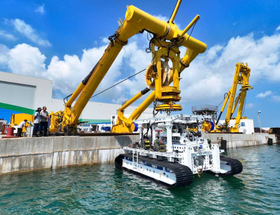 Value of China's new offshore engineering equipment orders surges 160.8% in first 8 months