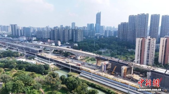 Shahe Extra-large Bridge on the rolling stock access line of the Chengdu-Chongqing Central High-speed Railway. (Photo: China Railway No. 8 Engineering Group)