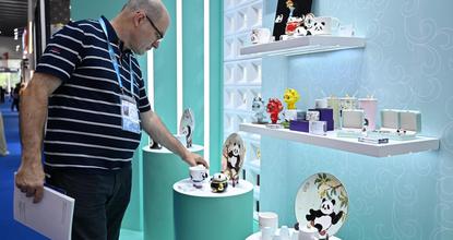 Chinese-style products bring traditional culture to global markets at Canton Fair
