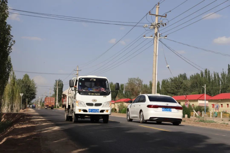 伽师县英买里镇至卧里托格拉克镇段桥梁工程路面改造全面竣工通车