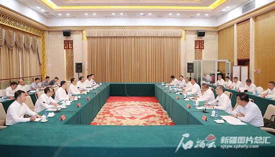 首页>新头条>马兴瑞 张伟讲话 艾尔肯·吐尼亚孜主持 张春林 何忠友