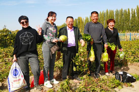 品百家宴游最美乡村—和硕县举办苏哈特乡乡村旅游文化节