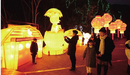 浙江瑞安曹村花灯璀璨迎新年