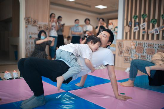 开展亲子活动 宁海卫健供图