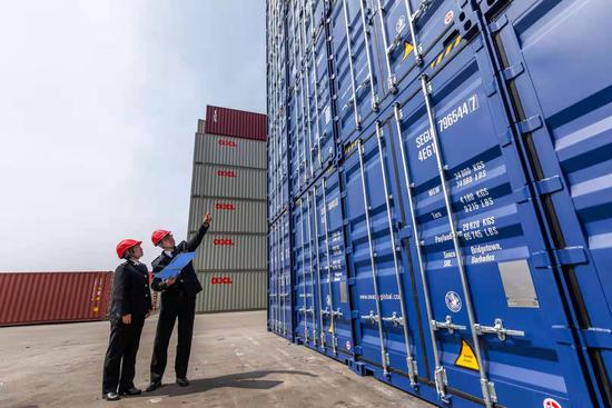 浙江嘉兴海关"金点子"助力集装箱企业扩大出口