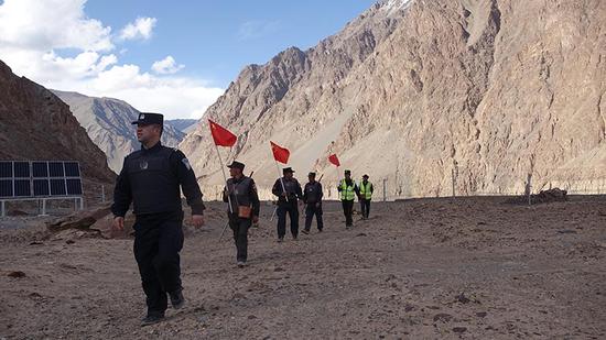 新疆边境线上的520告白