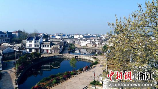 浙江衢州龙游县塔石镇泽随古村.余康 摄