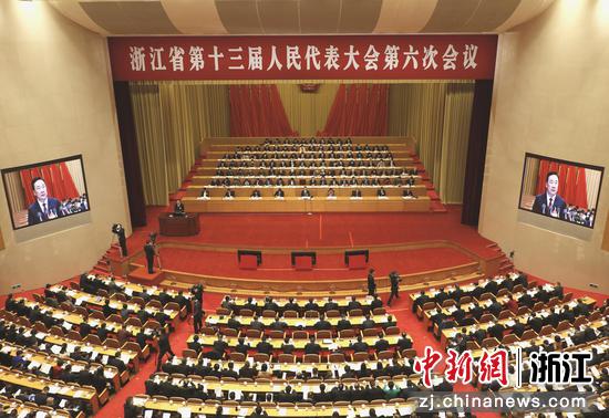 浙江省第十三届人民代表大会第六次会议.张斌 摄