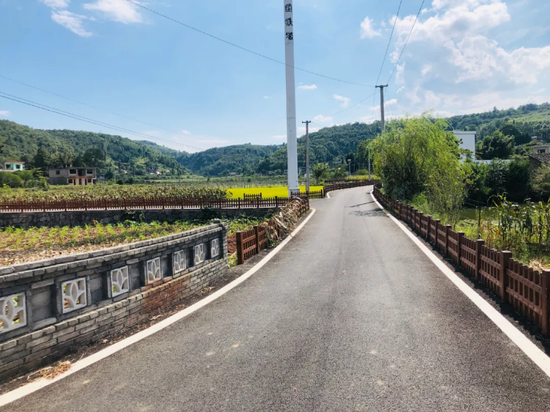 美丽的安底镇老场村中新网贵州新闻1月22日电(陈雪 傅雪)金沙县把乡村