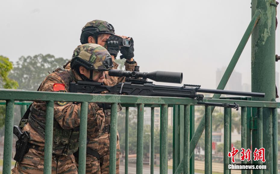 反恐狙击手射击破解版(反恐狙神无限钞票破解版下载)