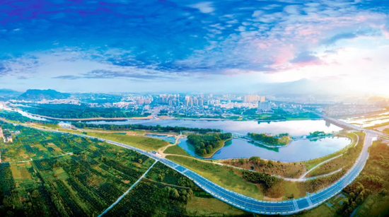 一把手融媒访谈丨天台县委书记杨玲玲走裂变跨越之路阔步迈进现代化