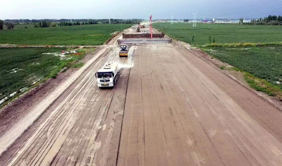 新疆阿瓦提县国道580阿克苏至阿瓦提段公路建设项目稳步推进
