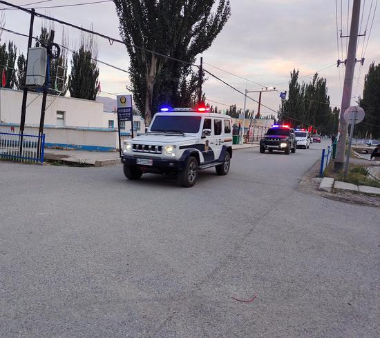 依达良边境派出所举行夏季治安打击整治行动启动仪式-中新网·新疆