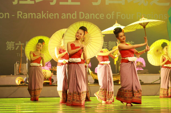 《孔剧-拉玛坚与四域之舞》由五个部分组成, 主要展现了罗摩王帕拉兰