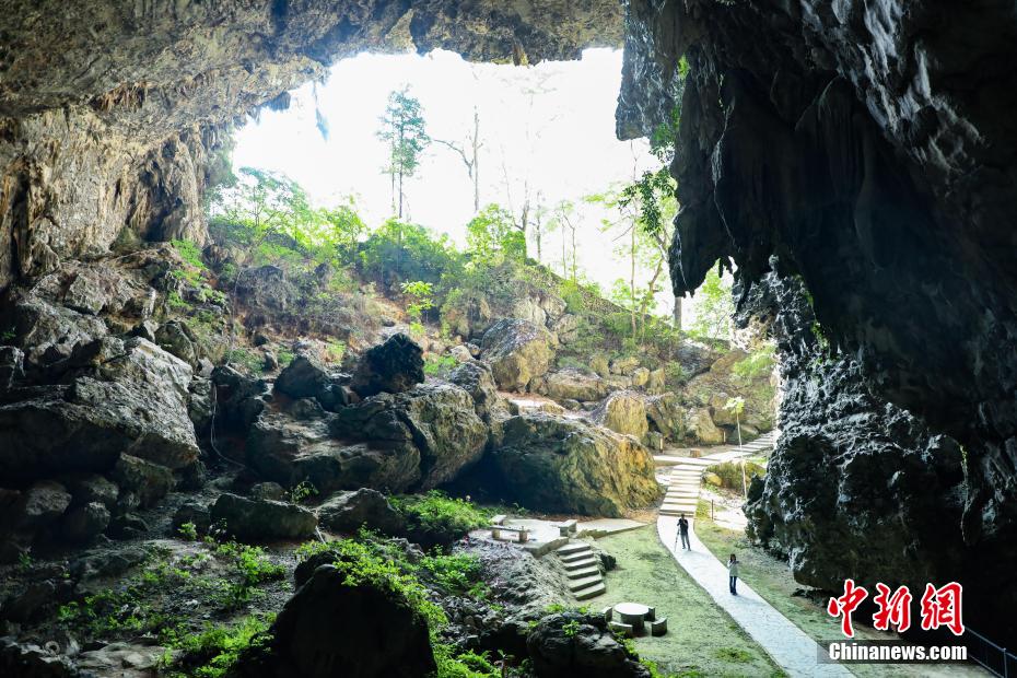 广西德保吉星岩:场景梦幻似地心漫游 