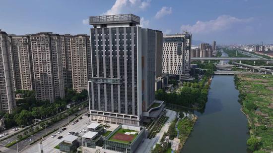 图为青年创业创新大厦全貌 王曾贤拍摄