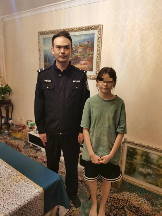 十四岁少女离家出走 民警紧盯线索成功寻回-中新网·新疆