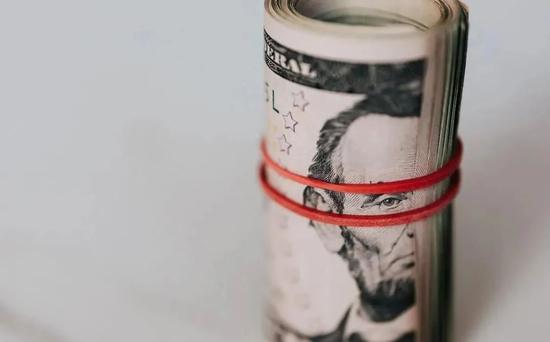 突破33万亿美元，美国为何“借债成瘾”？