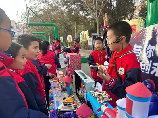 科技感满满库尔勒市第一小学开展科技节系列活动