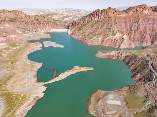 首页>新闻快报>呼图壁河流域两岸景色.