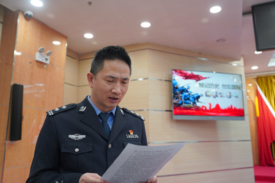 阿克苏市公安局多种形式开展国家公祭日活动