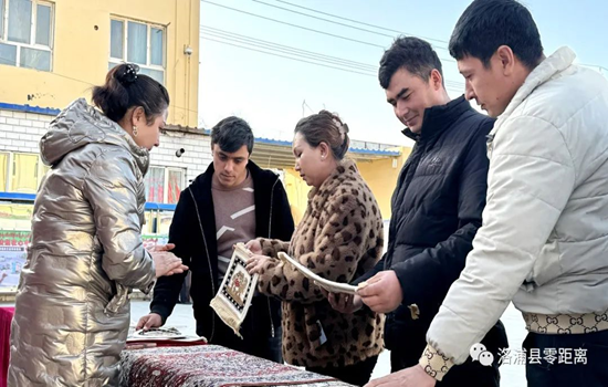 新疆洛浦:洛浦镇举办群众村晚集中展示暨元旦联欢晚会