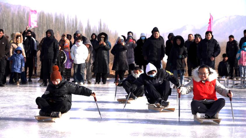 新疆柯坪县冬季滑冰新去处冰雪旅游添新彩