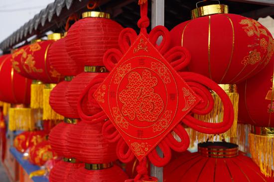 库尔勒张灯结彩春节氛围感满满