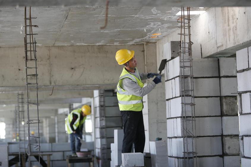乌鲁木齐市级重点项目空港物流服务产业区项目今年部分封顶