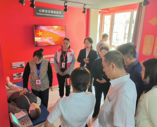 尉犁公安开展5·12防灾减灾日宣传活动