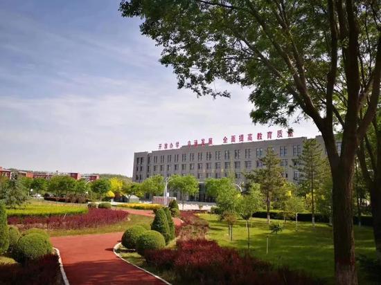 宁夏师范学院古雁校区校园一角.
